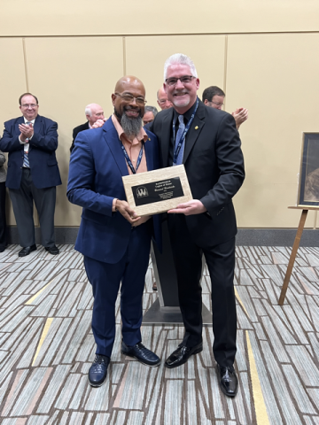 Bernard Hendricks – Scott McKee Medium